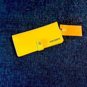 New w/tag “Steve Madden” wallet